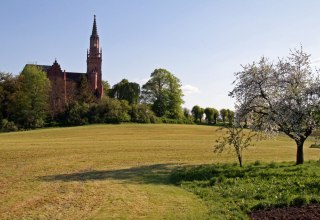 Schlieffenberg umgeben von Feldern und Seen, © Kirchgemeinde Wattmannshagen