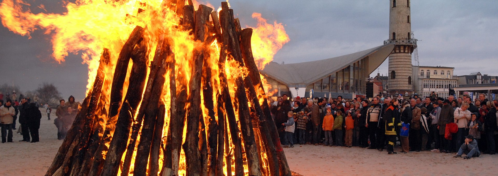 Osterfeuer am Strand, © Joachim Kloock