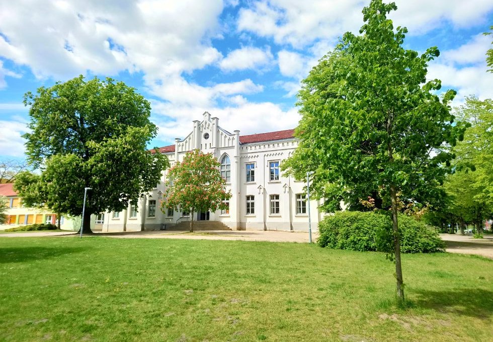 Schulkamp Teterow - Uhrenschule, © Jana Koch