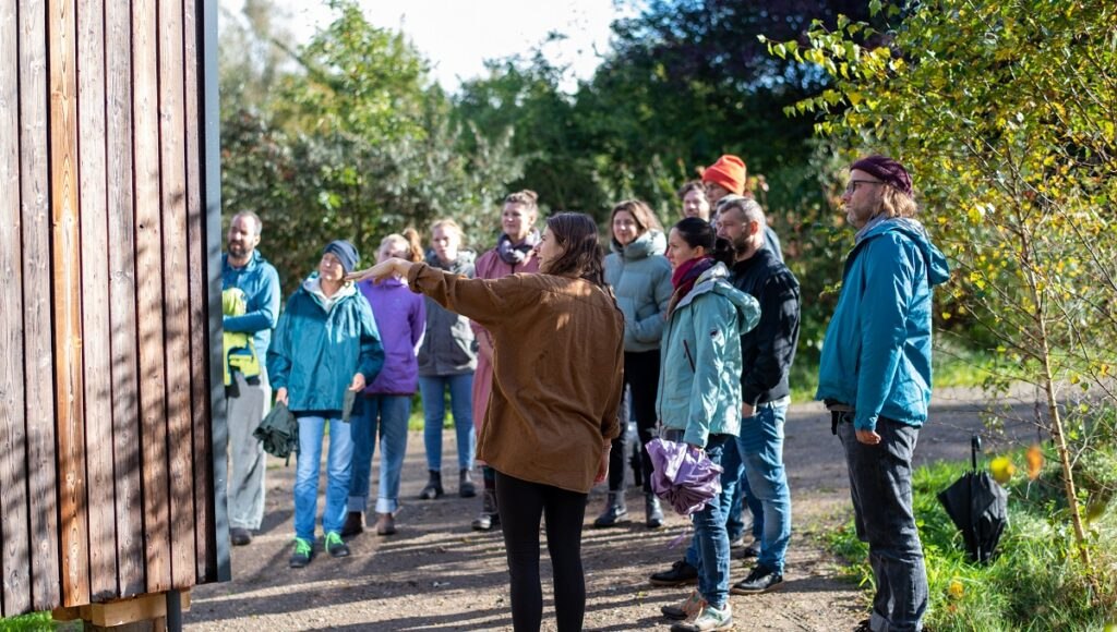 Wir bauen Zukunft ist ein visionärer Zukunftsort mit Modellcharakter in MV. Auf dem Grundstück eines ehemaligen Forschungszentrums und Besucherparks entsteht ein regeneratives Ökosystem für Innovation, Bildung und kreatives Wirtschaften auf dem Land. Ziel ist es, im Einklang mit Natur und Umwelt tragfähiges Wirtschaften im ländlichen Raum zu fördern und modellhaft vorzuleben., © Michael Taterka / Wir bauen Zukunft eG