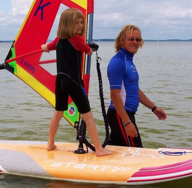 Anfängersurfschulung auch und gerade für Kinder, © Surf-Hecht