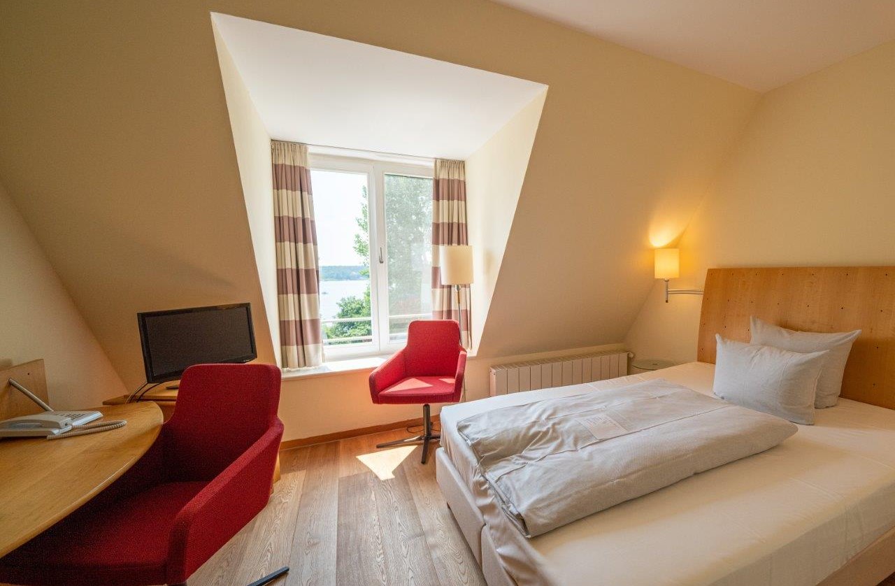 Einblick in ein Doppelzimmer des Hotels Kleines Meer, © Hotel Kleines Meer