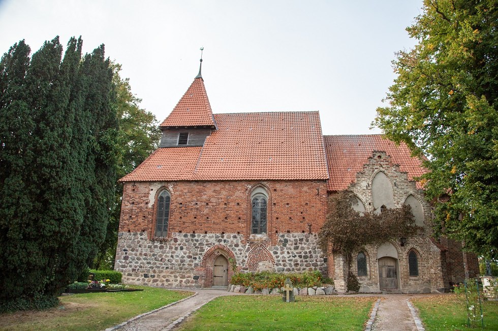 Die Kirche Hanstorf gehört zur Kirchengemeinde Parkentin., © Frank Burger