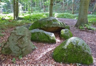 einige der noch heute erhaltenen Steine des "Herzogsgrab", © Archäo Tour Rügen