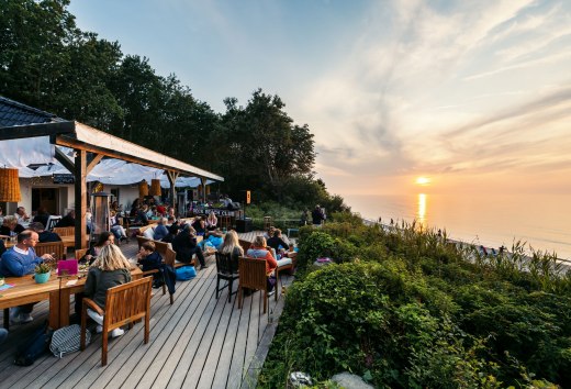 Den Sonnenuntergang genießen im Deck Beach Club in Heiligendamm an der Ostsee, © TMV/Tiemann