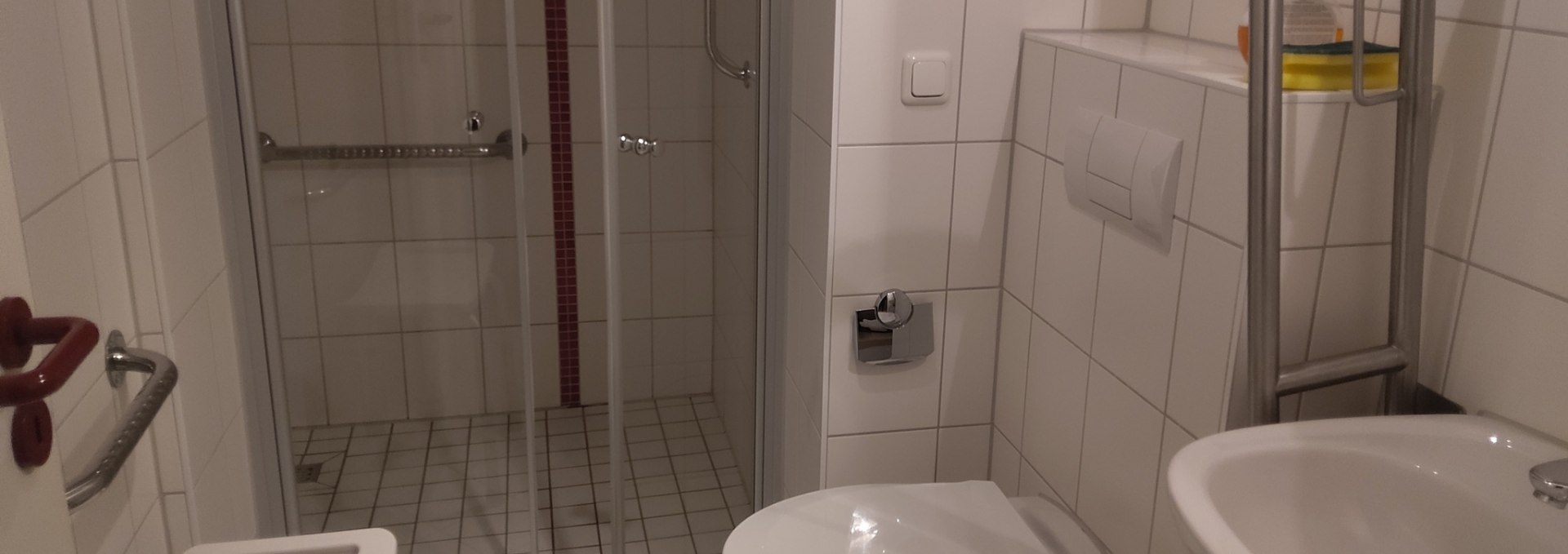 Die Wohnung 3 verfügt über eine ebenerdige Dusche., © A. Wilken