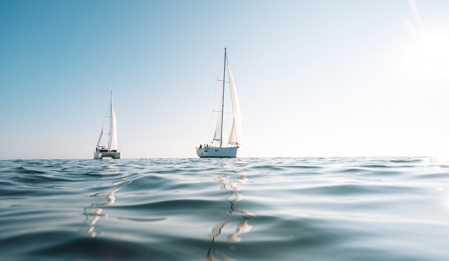 Segeln mit der Segelyacht oder mit Katamaran auf der Ostsee, © Dan Petermann