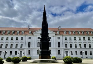 Die Universität Greifswald mit dem Rubenowdenkmal., © Gudrun Koch