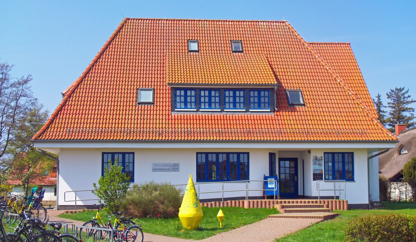 Das Henni-Lehmann-Haus in Vitte, © Hiddenseer Hafen- und Kurbetrieb