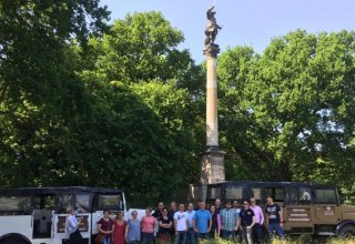 Reisegruppe vor der Preußensäule bei Groß Stresow, © Volker Barthmann