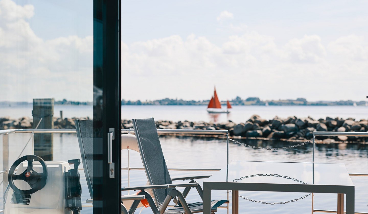 Hausboot mit Ausblick auf´s Wasser, © Lars Franzen