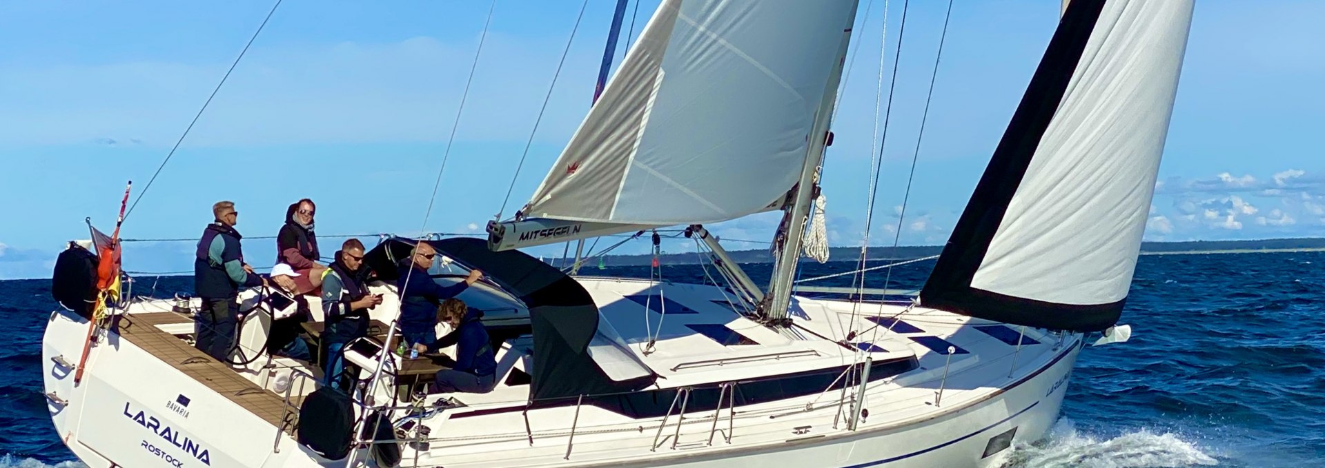 Mit Sitz im Rostocker Stadthafen organisiert sailingforyou exklusiven Segeltörns für Privatpersonen und Unternehmen auf der Ostsee, © Jan Möller