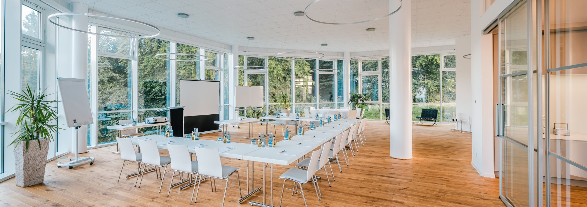 Innenaufnahme Veranstaltungssaal Oktagon Schloss Ranzow, © Schloss Ranzow / FotoArt Mirko Boy