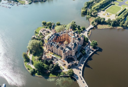 Luftaufnahme vom Schloss Schwerin in Mecklenburg-Vorpommern, © TMV/Gänsicke