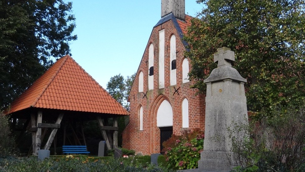 Ummanzer Backsteinkirche mit spätgotischem Schnitzaltar, © Ummanz-Information/Schmorell