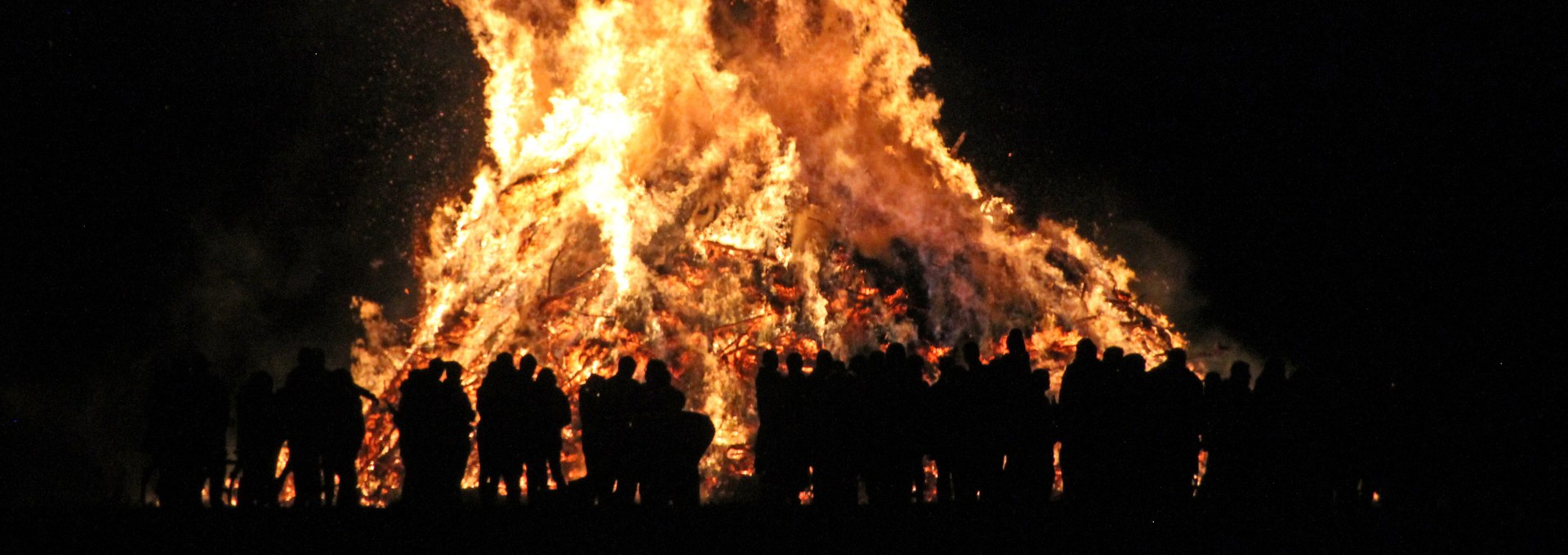 Osterfeuer, © MartinGulbe/stock.adobe.com