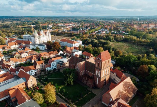 Schloss Güstrow und der Dom aus der Luft - Barlachstadt Güstrow