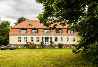 Außenansicht Gutshaus Battinsthal, © Lars Schönherr