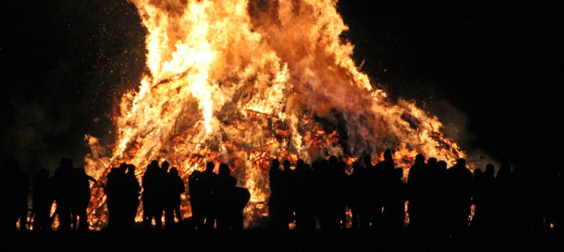 Osterfeuer, © MartinGulbe/stock.adobe.com