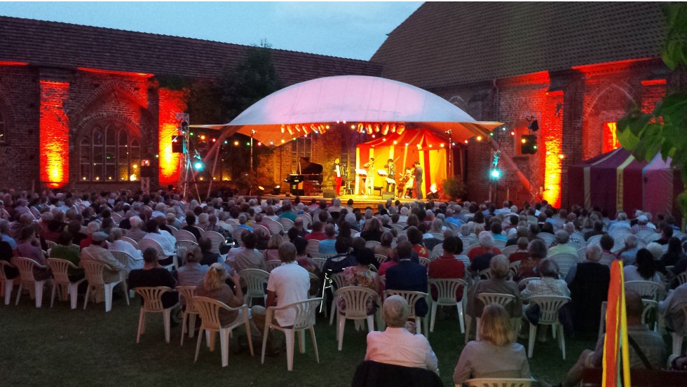 Konzert im Nonnengarten, © Klosterverein Rehna e.V.