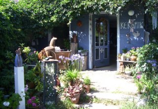 Galeriegarten Usedom-Keramik und Töpferhof Eingang, © Anette Schröder