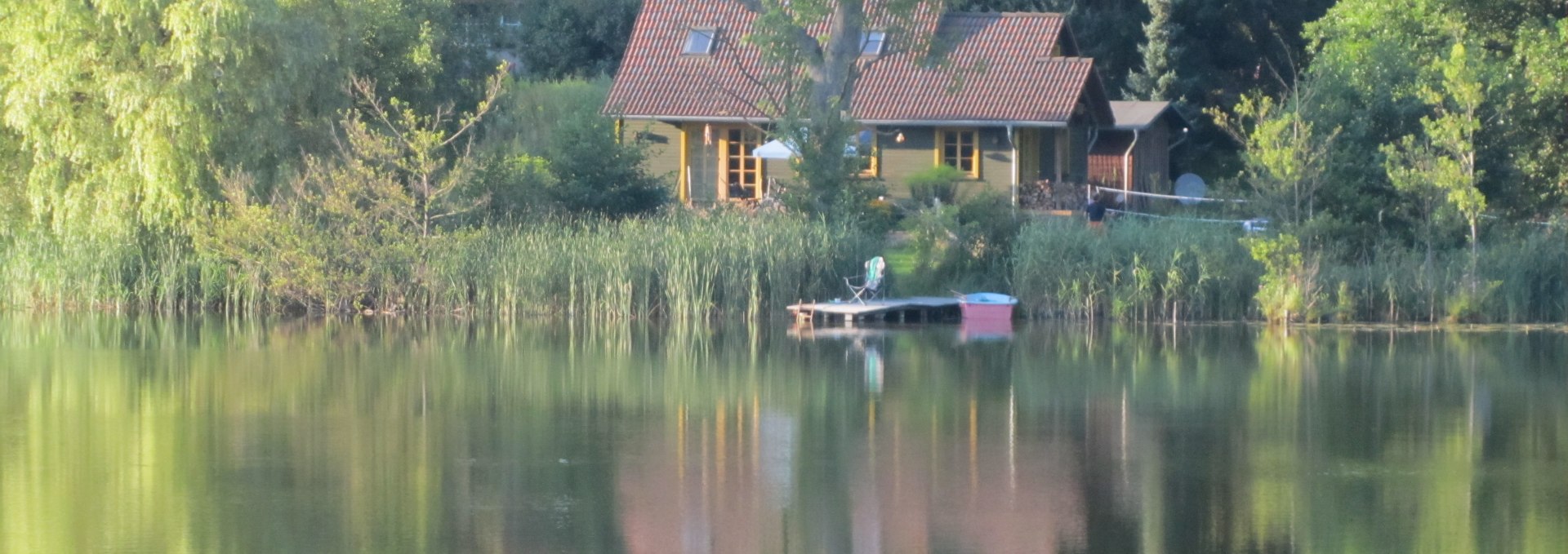 Weidenhaus - Blick von der anderen Seite des Sees, © Ewald Krombholz