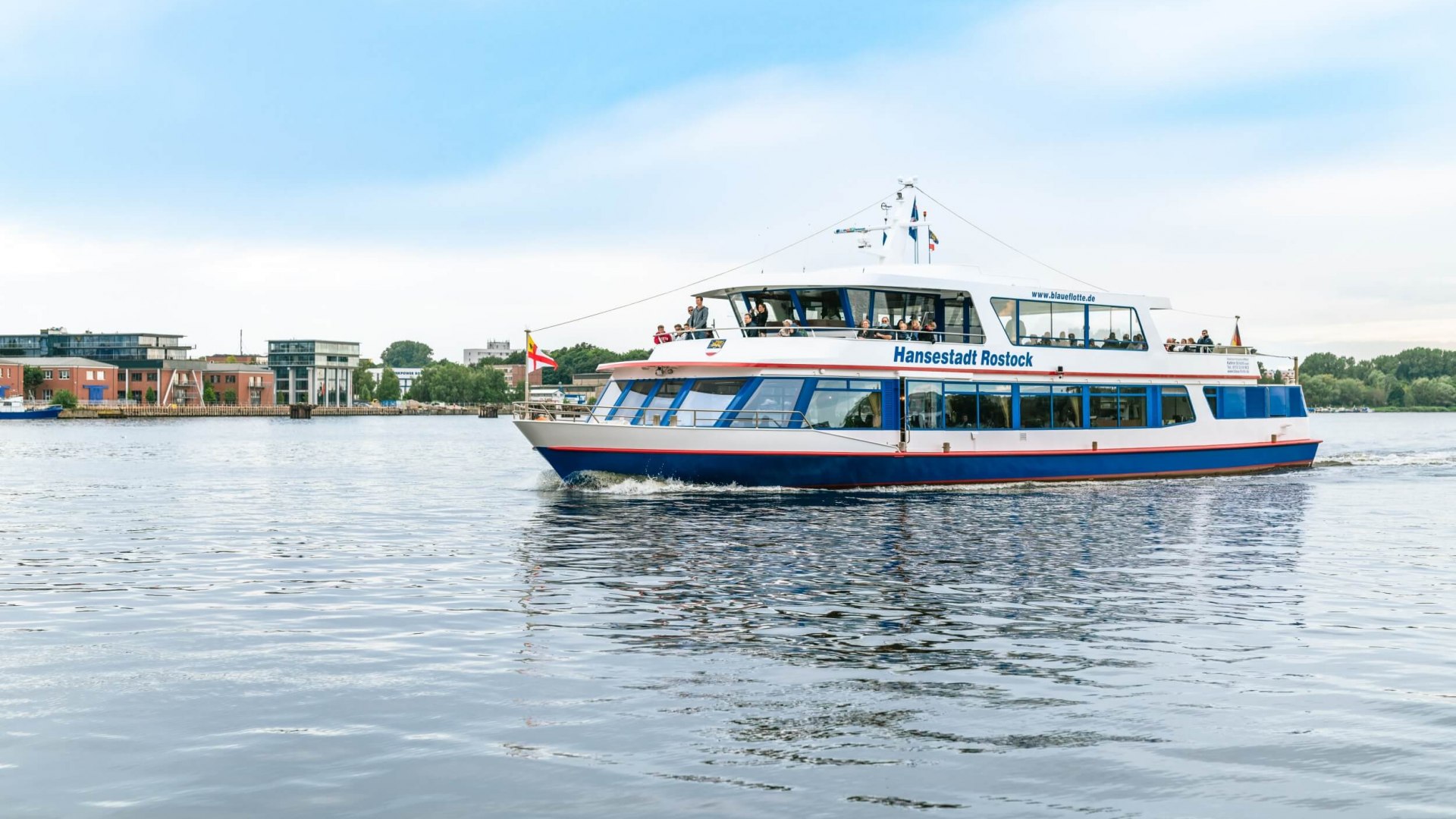  Eine Hafenrundfahrt mit der „MS Hansestadt Rostock“ muss einfach sein, © TMV/Tiemann