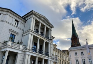 Gebäude der Kücken-Stiftung am Pfaffenteich in Schwerin., © Stadtmarketing Gesellschaft Schwerin