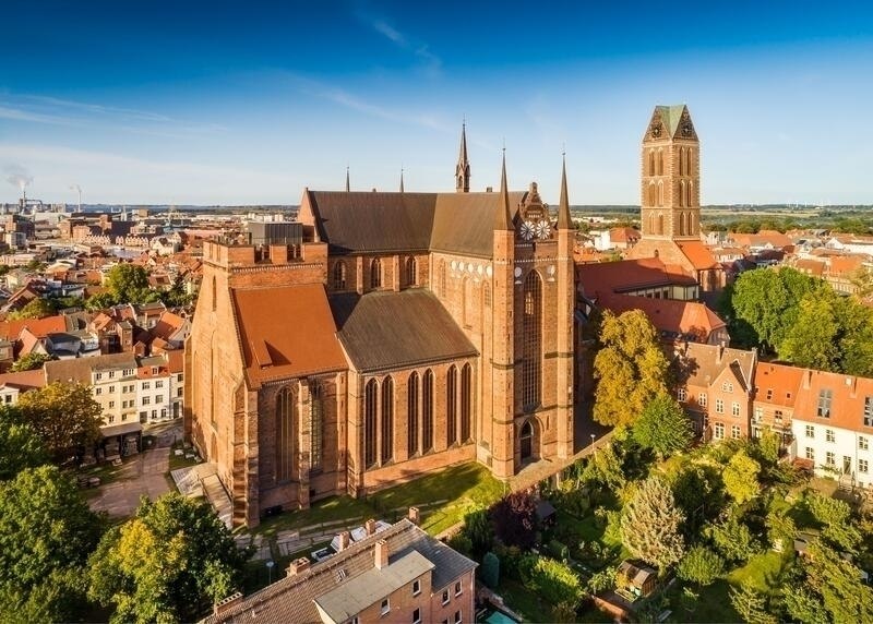 Die St.-Georgen-Kirche ist eine der großen drei Stadtkirchen der Hansestadt Wismar., © Christoph Meyer