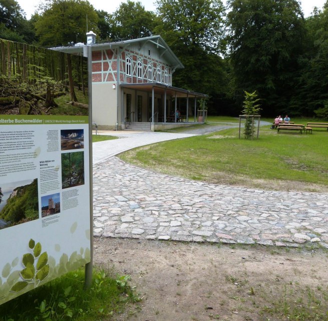 Außenansicht des UNESCO-Welterbeforum in Sassnitz, © Gesine Häfner / Nationalpark-Zentrum KÖNIGSSTUHL