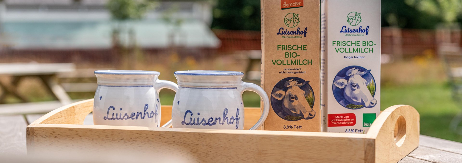 Bio-Milch vom eigenen Hof, © J.HOLLWEG