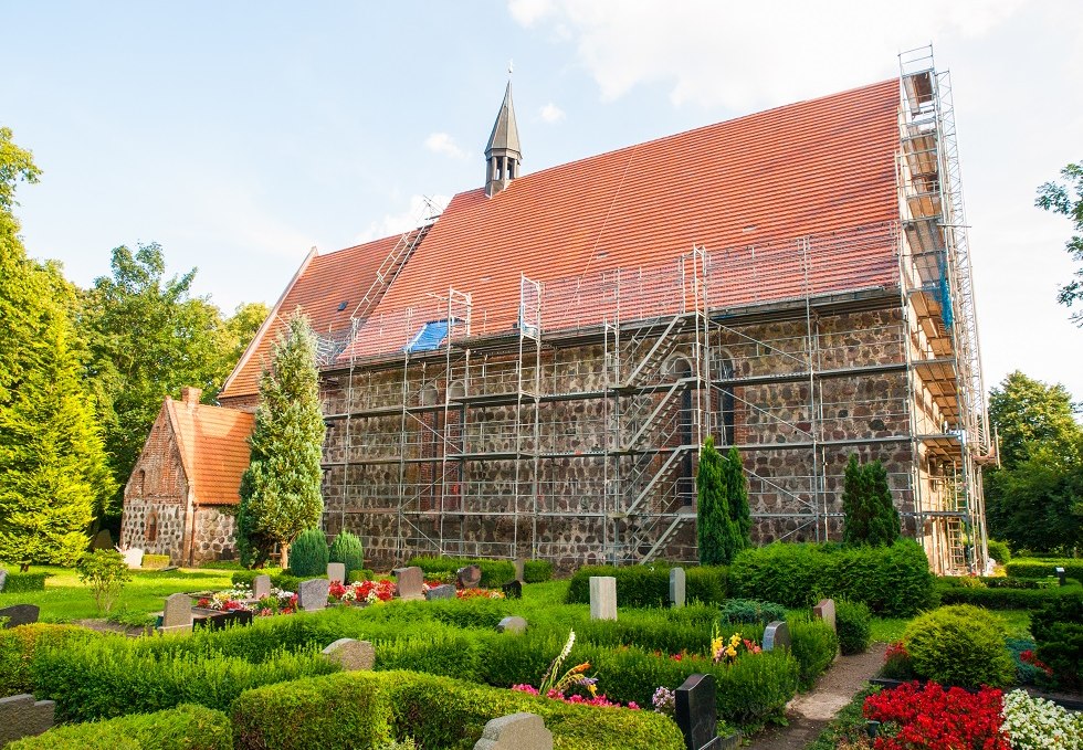 Dorfkirche Cammin eingerüstet - Sommer 2014, © Frank Burger