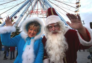 Weihnachtsmann und Märrchentante, © Großmarkt Rostock GmbH