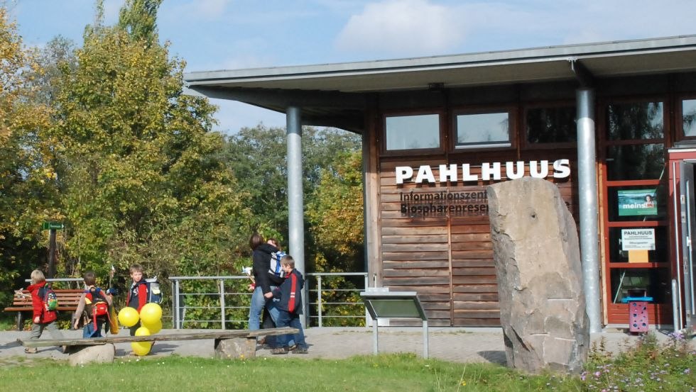 Das PAHLHUUS ist das Informationszentrum des Biosphärenreservates Schaalsee, © PAHLHUUS/Dornblut