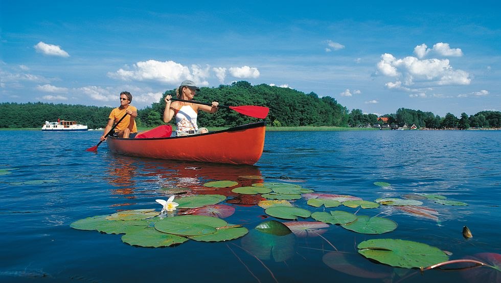 Die Mecklenburgische Kleinseenplatte hält für Kanadier ein abwechslungsreiches Revier vor, © TMV/Werk3