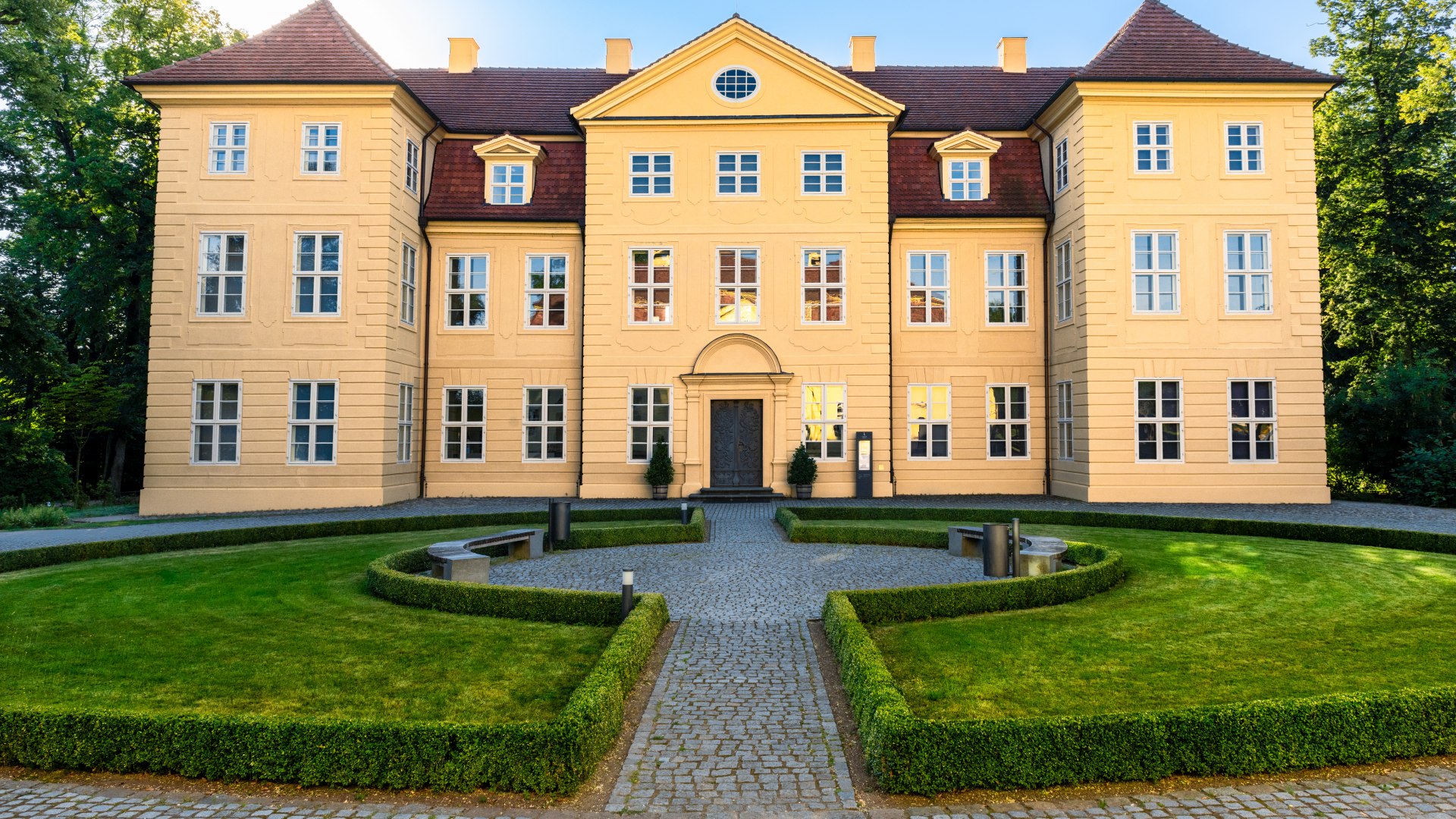 Schlichter Barock auf malerischer Insel: Schloss Mirow., © TMV/Tiemann