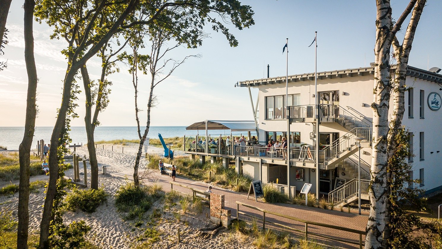 Mit direktem Blick auf die Ostsee und die Hansestadt Rostock-Warnemünde, © DOMUSimages