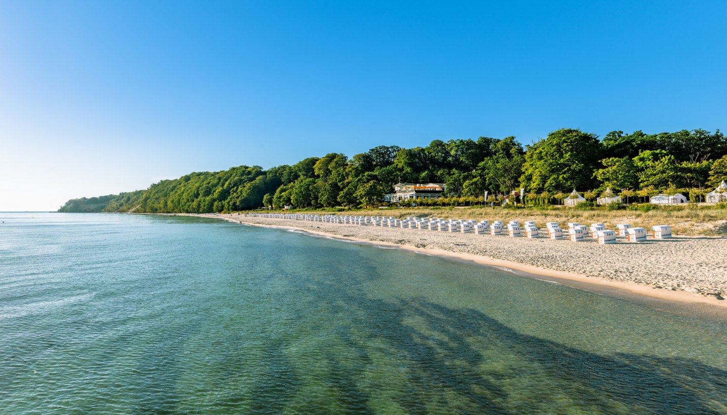 Wer an Rügen denkt, der sieht weite Sandstrände, klares Ostseewasser und sattgrüne Buchenwälder vor sich. Die Insel hat aber noch so viel mehr zu bieten. Die Ostseeinsel hat mit Göhren das einzige Seebad Deutschlands, das gleichzeitig Kneipp-Kurort ist., © TMV/Tiemann