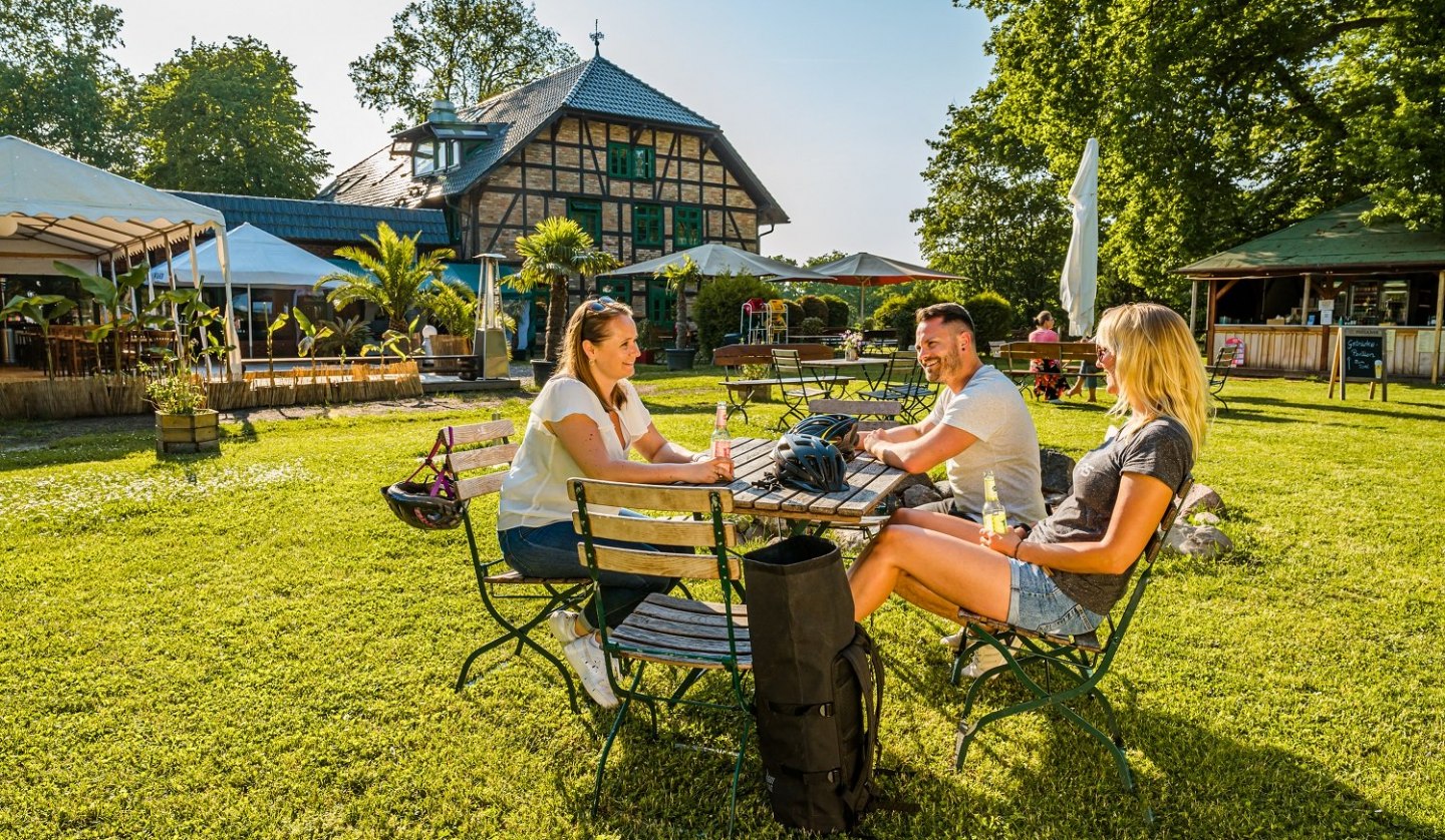 Essen im Traditionsgasthof Schnatermann, © TMV/Tiemann