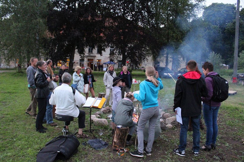 Traditionelles Johannesfeuer zur Mittsommerremise, © U. Jäpel