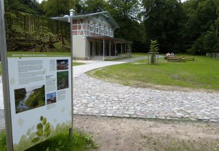 Außenansicht des UNESCO-Welterbeforum in Sassnitz, © Gesine Häfner / Nationalpark-Zentrum KÖNIGSSTUHL