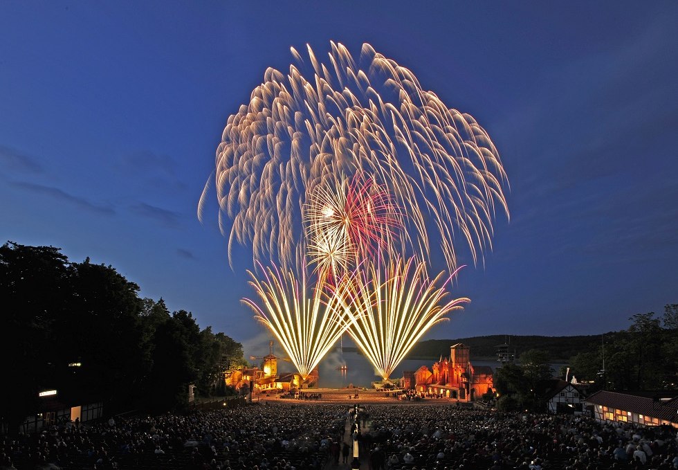 Naturbühne Ralswiek - Feuerwerk, © Störtebeker Festspiele Rügen