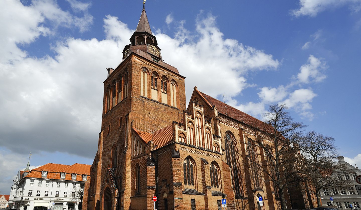 Außenansicht Pfarrkirche St. Marien, © Helga Möbius