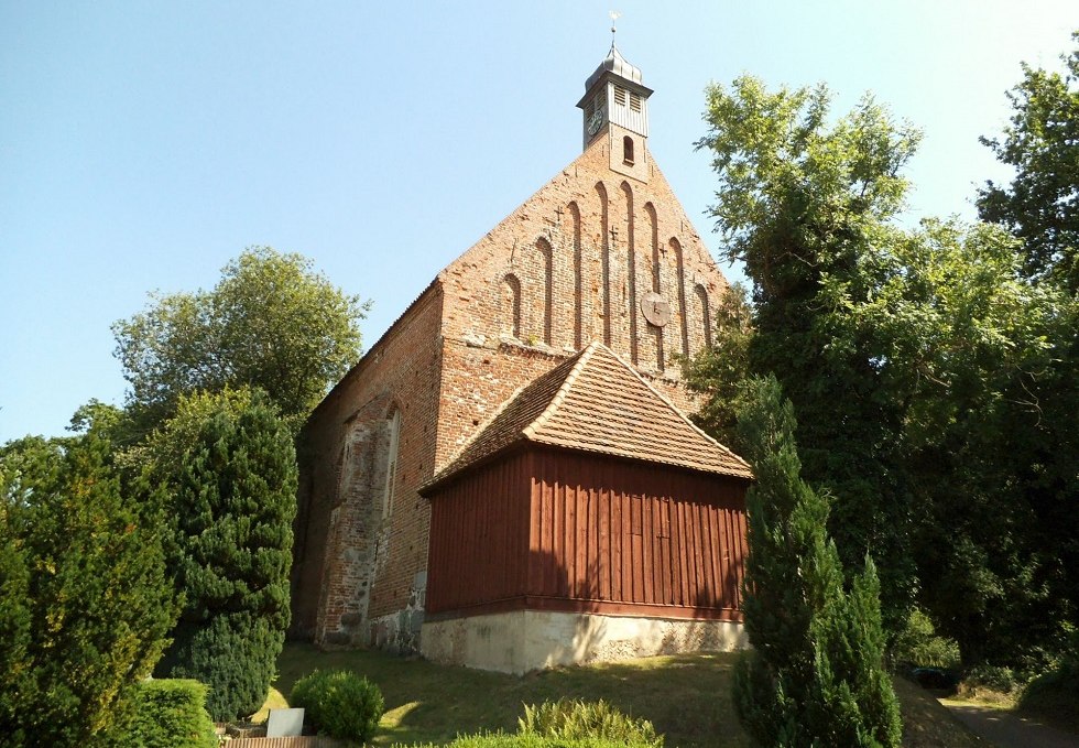 Blick auf die Kirche Gustow, © Tourismuszentrale Rügen