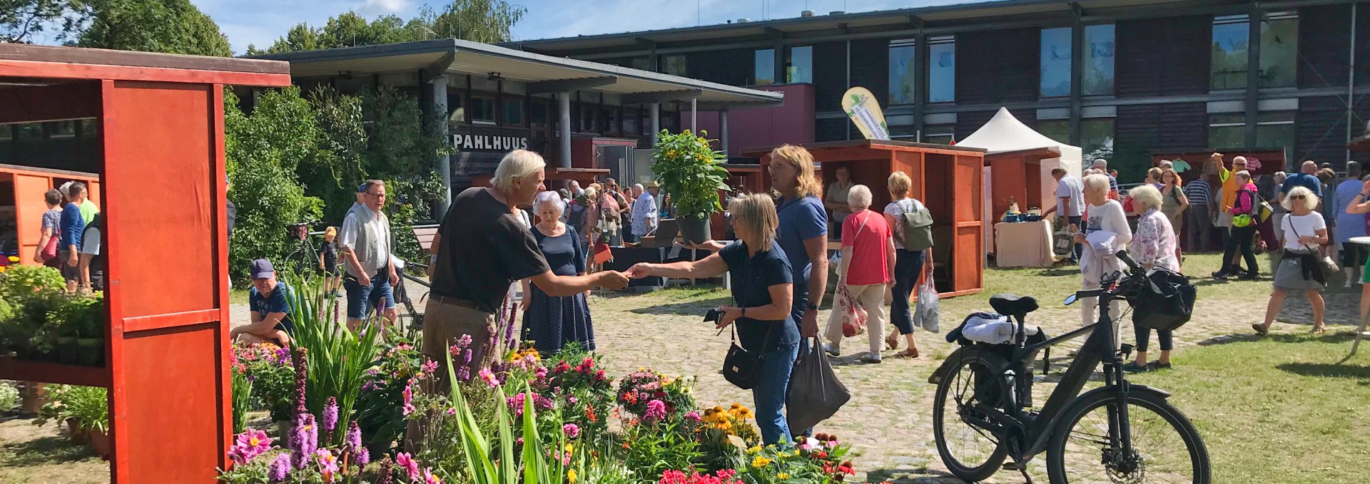 Der Biosphäre-Schaalsee-Markt am PAHLHUUS in Zarrentin am Schaalsee. Fotoautor: Frank Hermann, © Frank Hermann