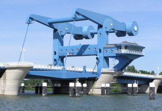 Peene-Brücke in Nahaufnahme, © Baltzer