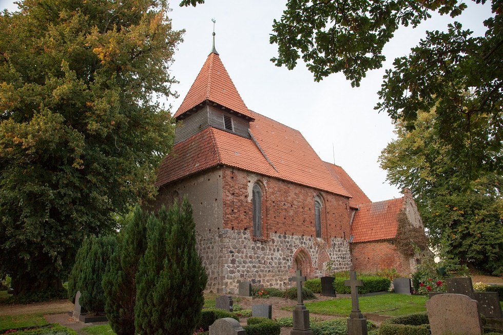 Die Kirche ist ein frühgotischer Feldsteinbau., © Frank Burger