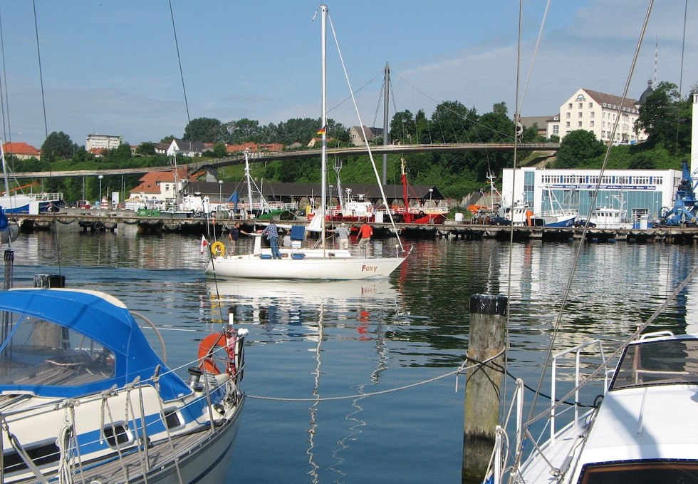 Fußgängerbrücke zum Stadthafen Sassnitz, © Tourismuszentrale Rügen