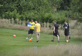 Jetzt mit Gefühl einlochen., © Golfpark Strelasund