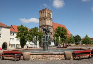 Anklamer Markt mit Springbrunnen, © Photo-Atelier Th. Wiencke